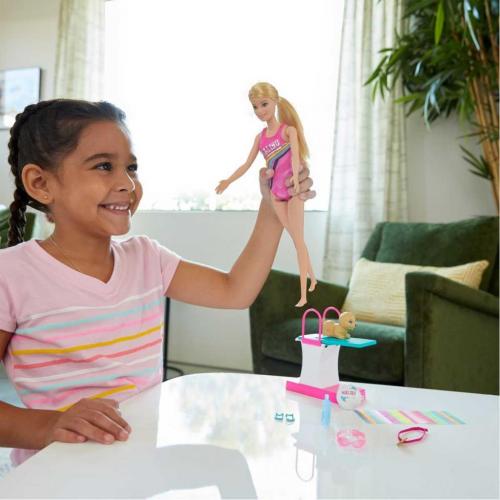 Barbie Yüzücü Oyun Seti GHK23
