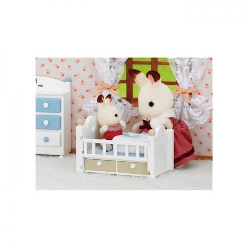 Sylvanian Families Çikolata Kulaklı Tavşan Bebek Ve Yatağı 5017