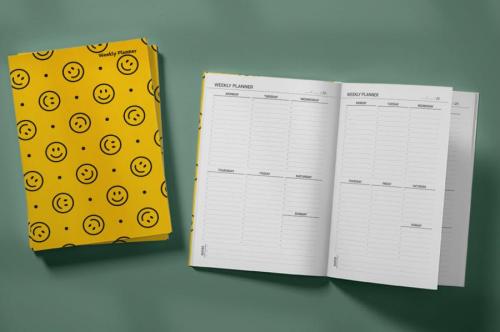 Pattern With a Smiling Face Weekly Planner & Notebook - kitap