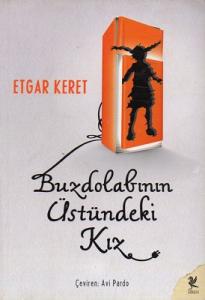 Buzdolabının Üstündeki Kız