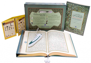 Kuran Okuyan Kalem Kur'an Yeşil Renk Rahle Boy