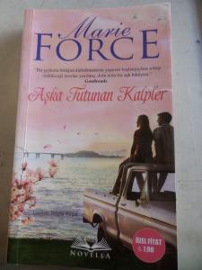 Aşka Tutunan Kalpler ( Cep Boy )