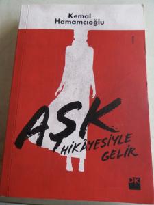 Aşk Hikayesiyle Gelir