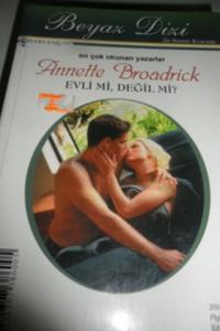 Evli Mi, Değil Mi ? / Bir Haftalık Eş