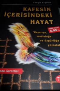 Kafesin İçerisindeki Hayat