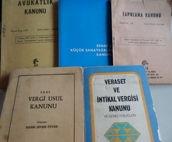 1980 -1990 Yıllarına Ait Yasa ve Kanun Kitapçıkları / 4 Adet