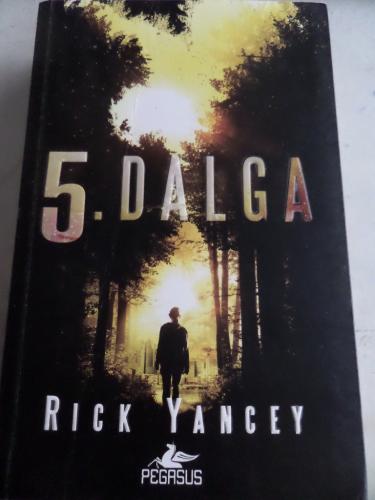 5. Dalga Rick Yancey