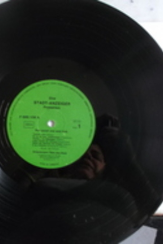 Eine Stadt Anzeiger / 33'lük PLAK