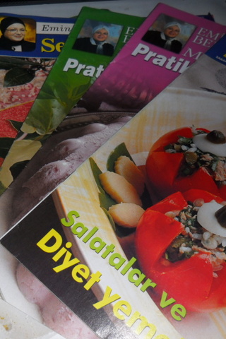 Emine Beder'in Mutfağından (5 Adet)