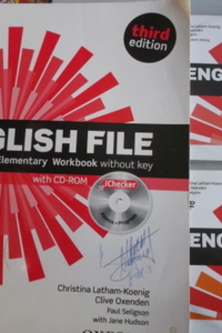English File Elementary Workbook + 2 CD Christina Latham Koening