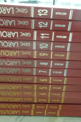 Genç Larousse / 13 Cilt