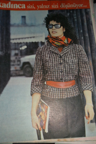 Kadınca Sizi, Yalnız Sizi Düşünüyor...