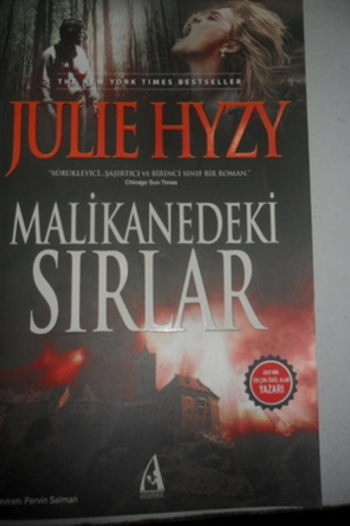 Malikanedeki Sırlar Julie Hyzy