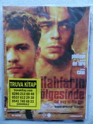 Silahların Gölgesinde / Film DVD'si