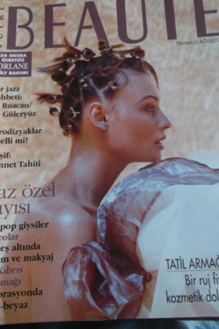 Votre Beaute 1994 / 19